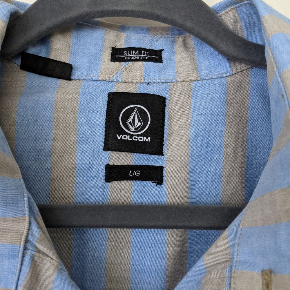 Volcom Slim Fit Button Down - Picture 2 of 9